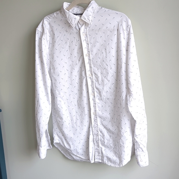 Banana Republic. Men's Camden Fit. Fish Hooks Shirt. Size Medium. - Picture 2 of 7